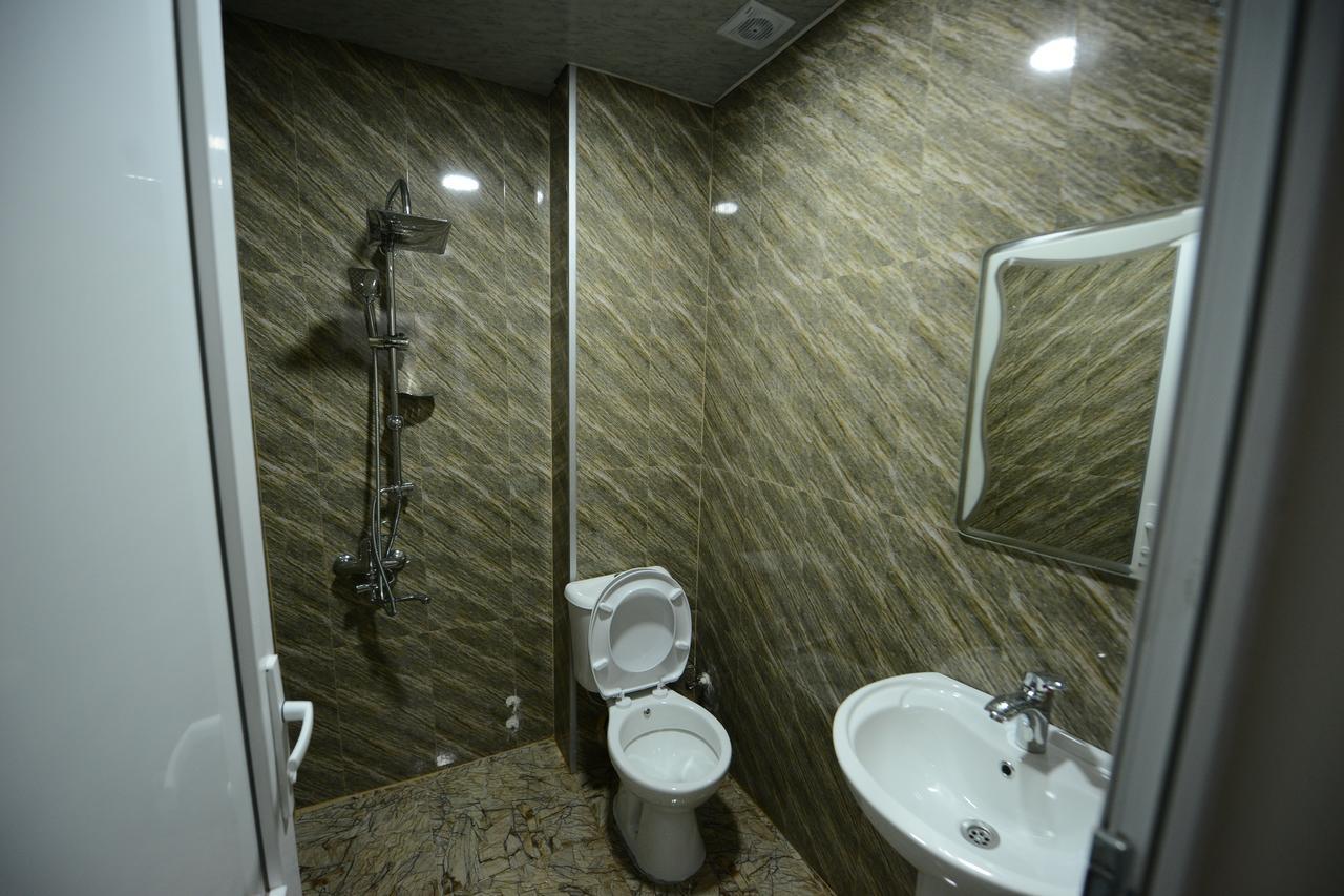 Family Hotel Batumi Exterior foto