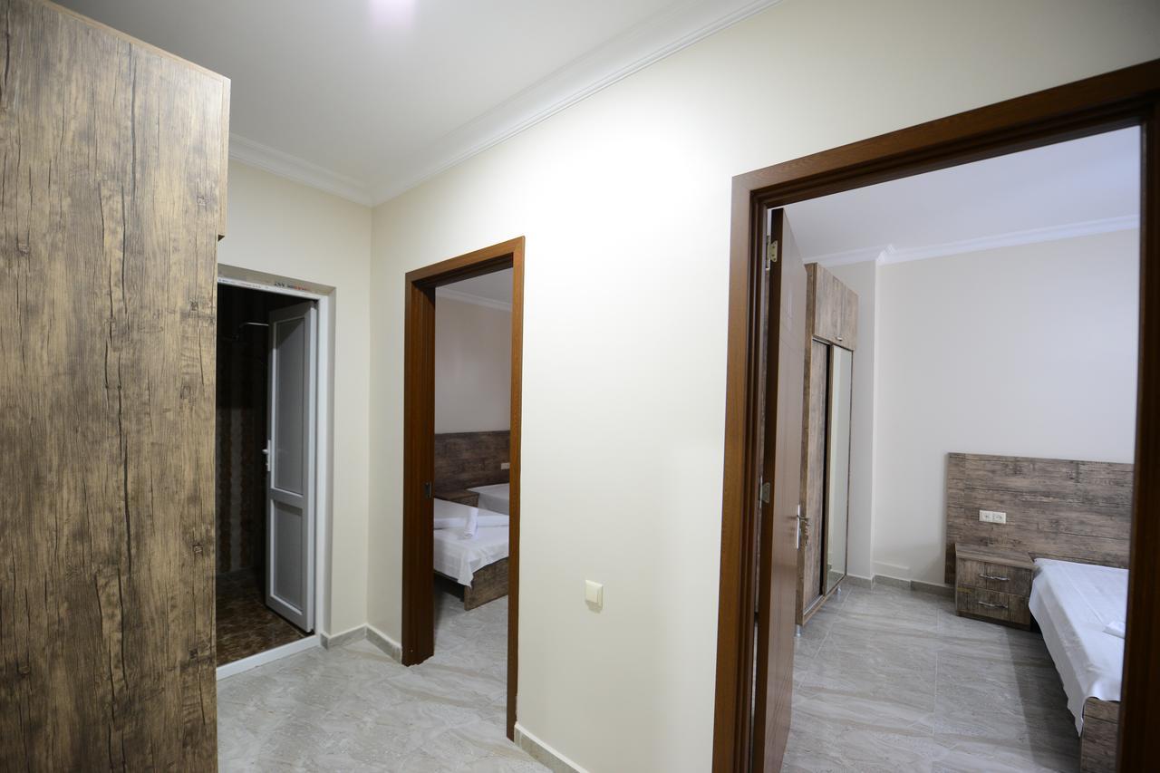 Family Hotel Batumi Exterior foto